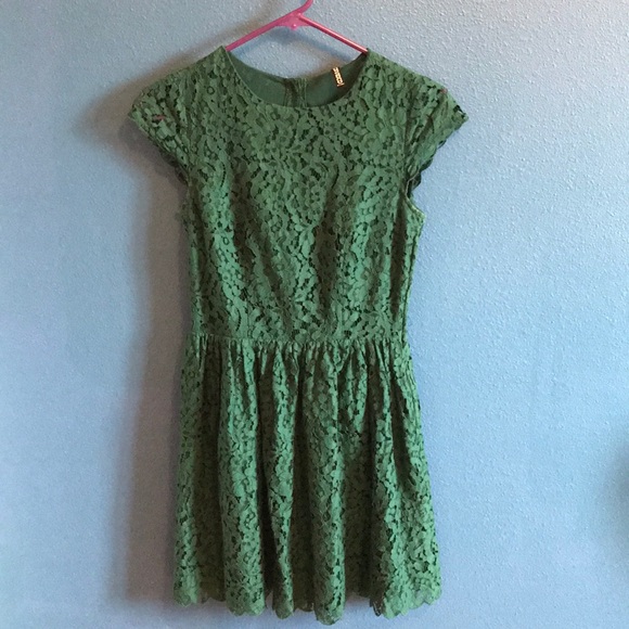 Green Lace Dress - Picture 2 of 3